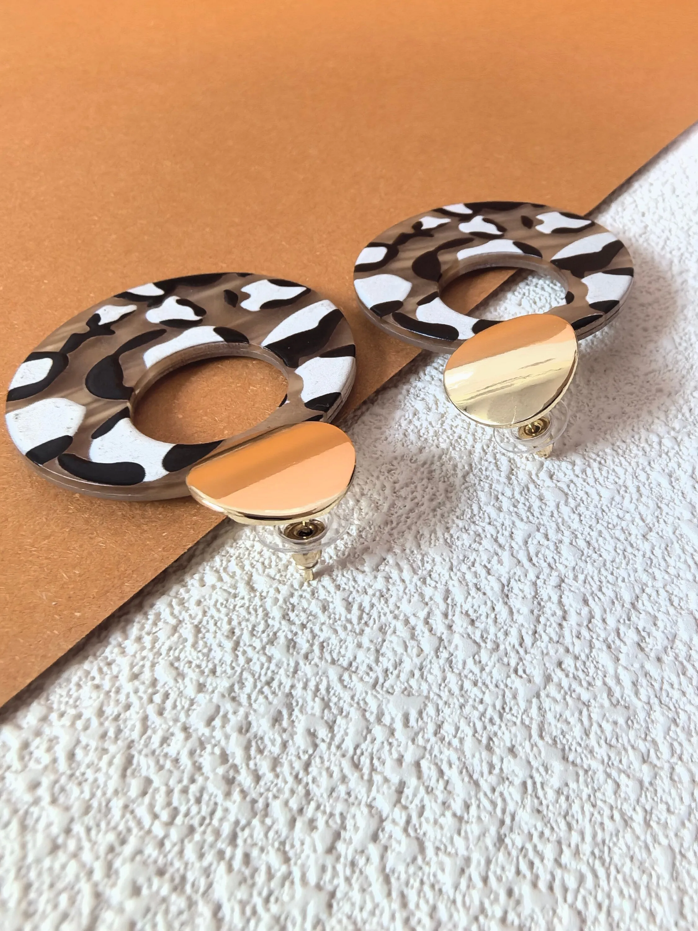 Chic Leopard Acrylic Disc Loop Drop Statement Earrings