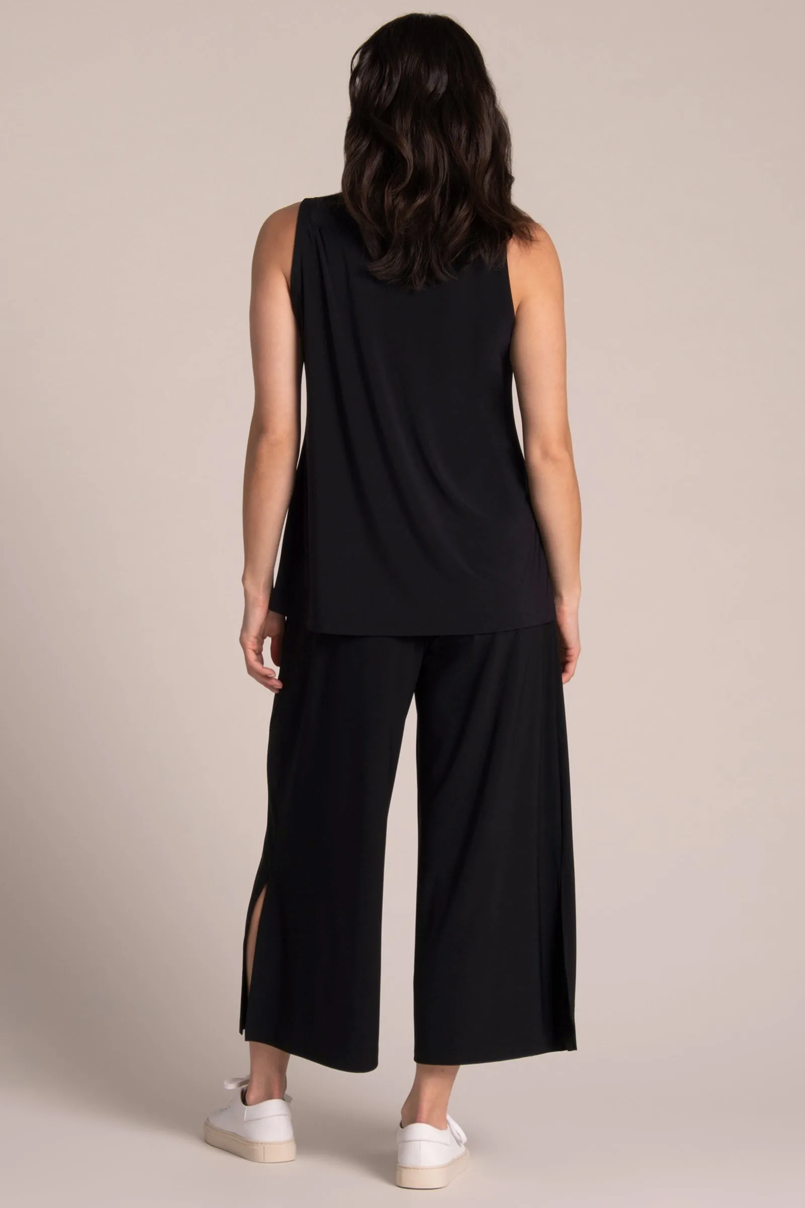 Deep V Trapeze Tank | Black