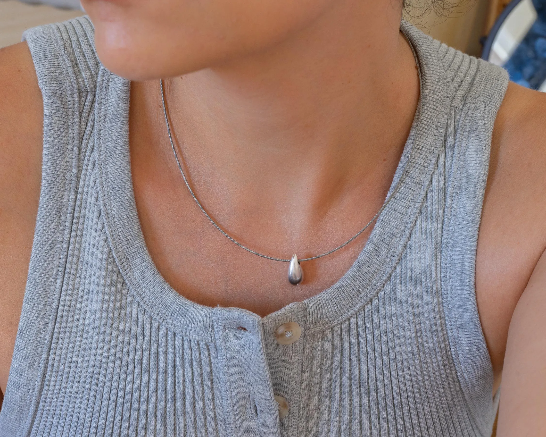 Silver Bold Drop with Wire Collar Necklace
