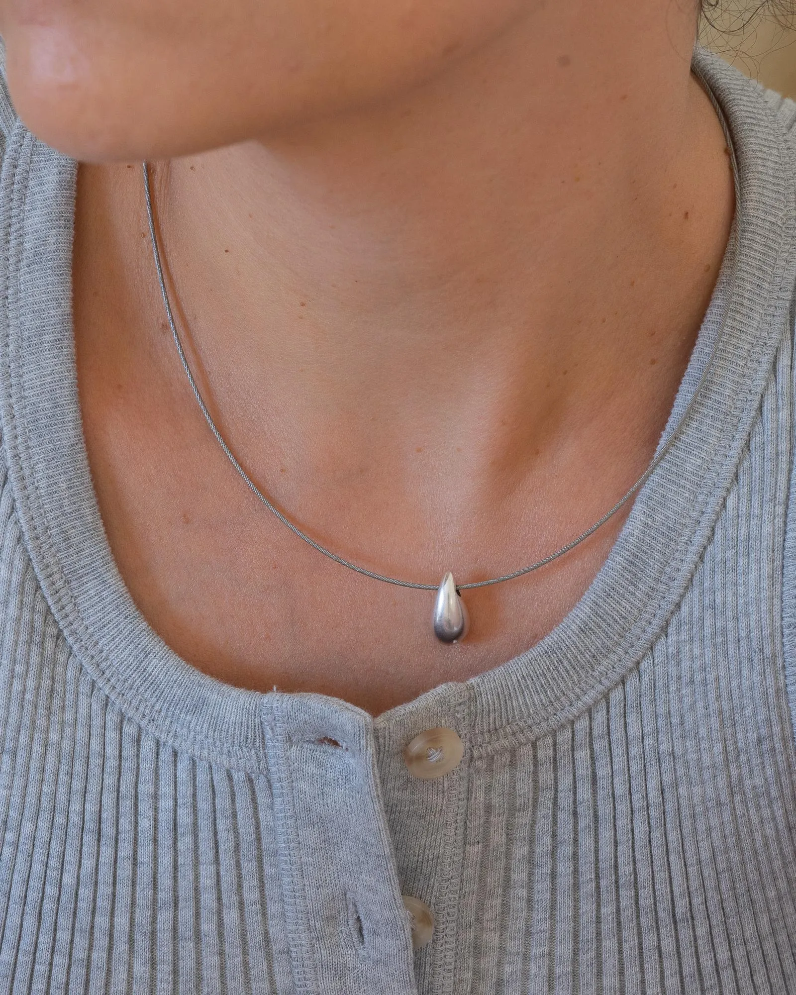Silver Bold Drop with Wire Collar Necklace