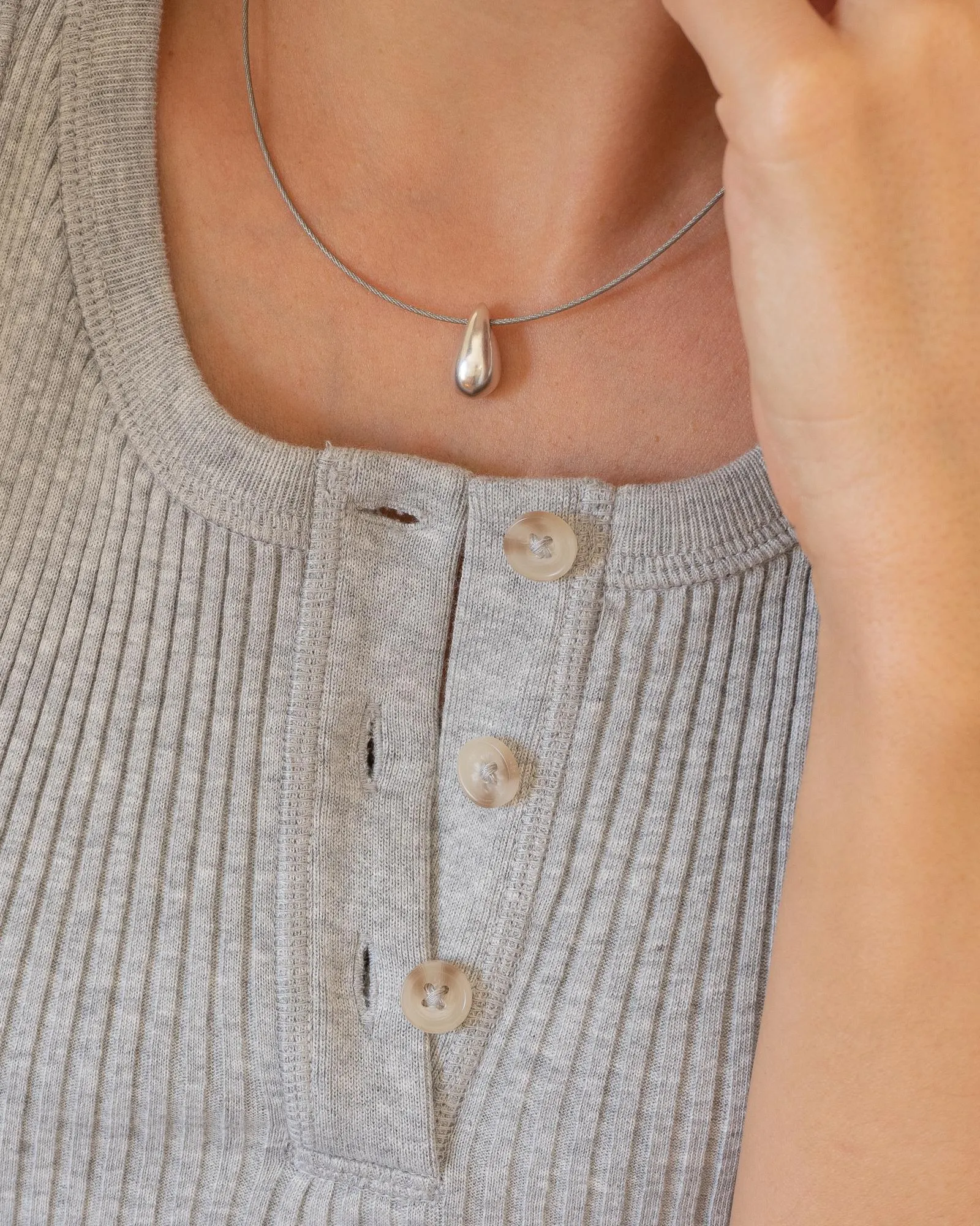 Silver Bold Drop with Wire Collar Necklace